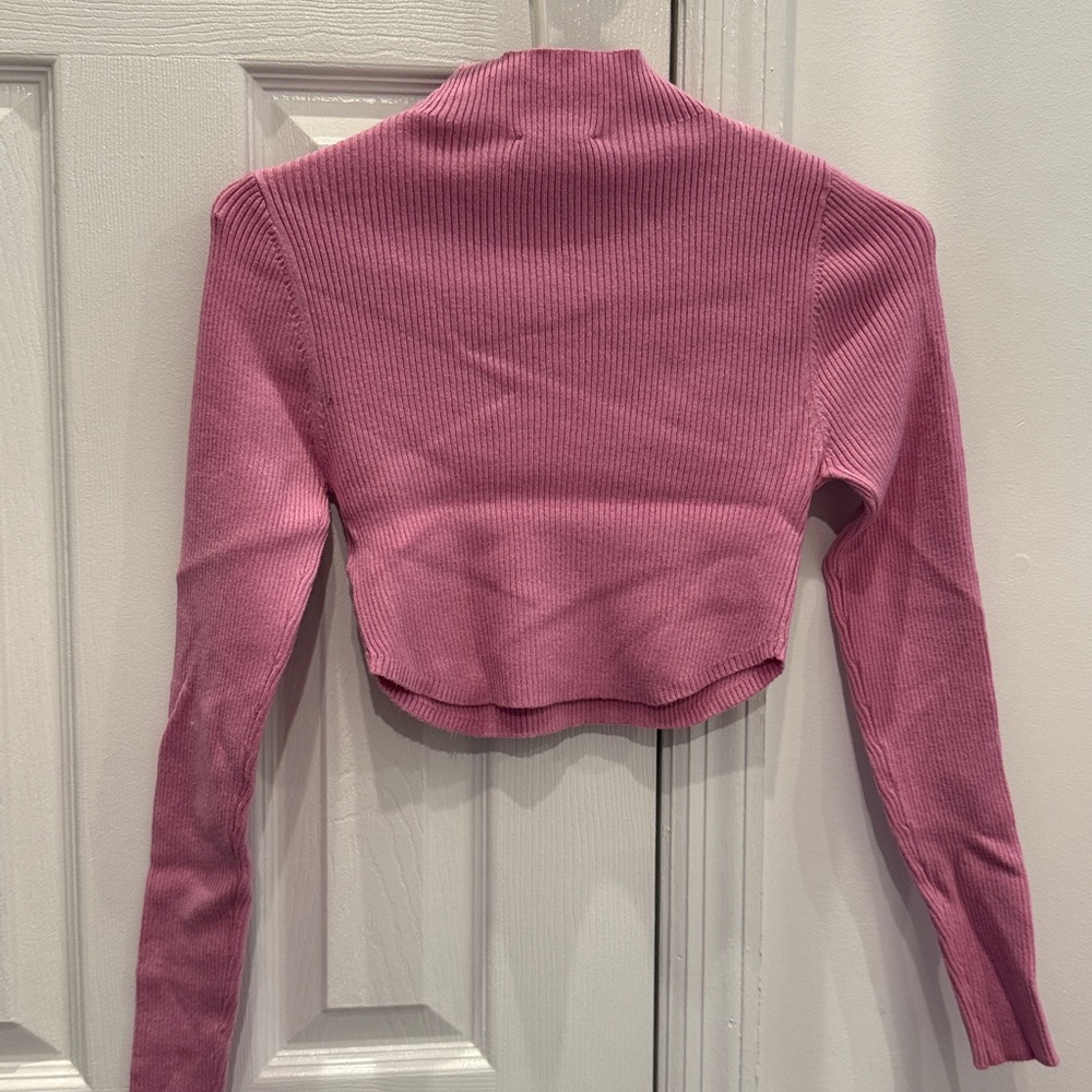 Pink Ribbed Crop Top. Size small - Picture 4 of 4